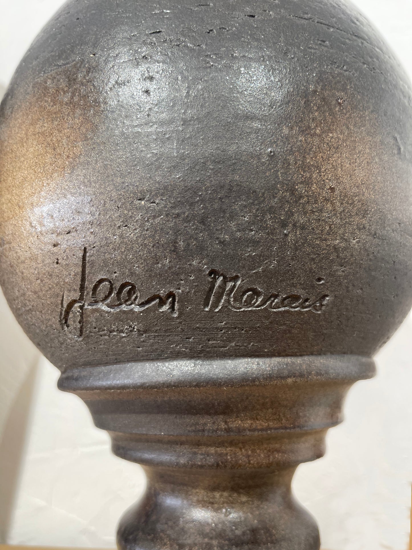 Vase sur piédouche en céramique Jean Marais